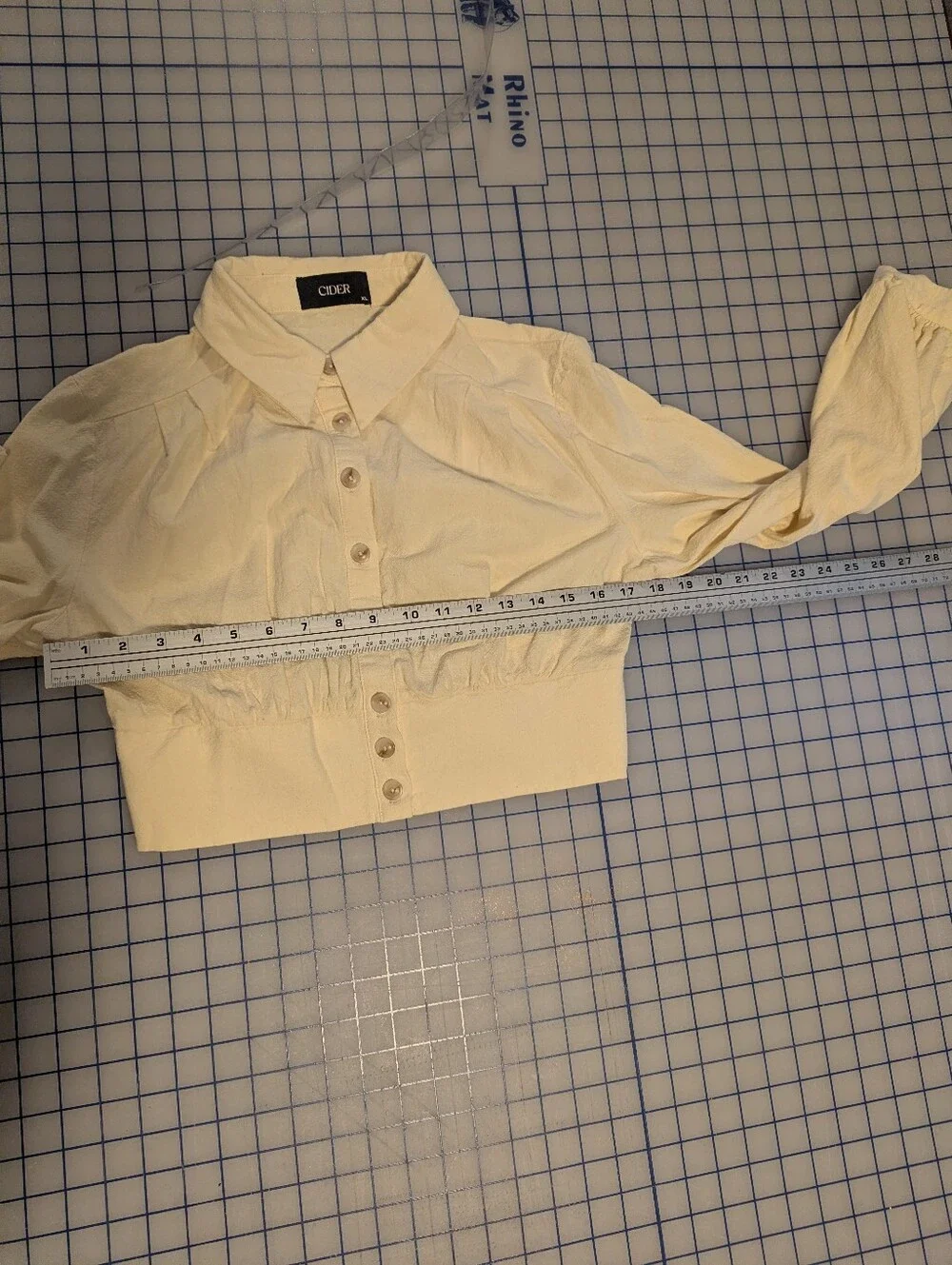 New Cider cream cropped button up cotton blouse size XLarge
